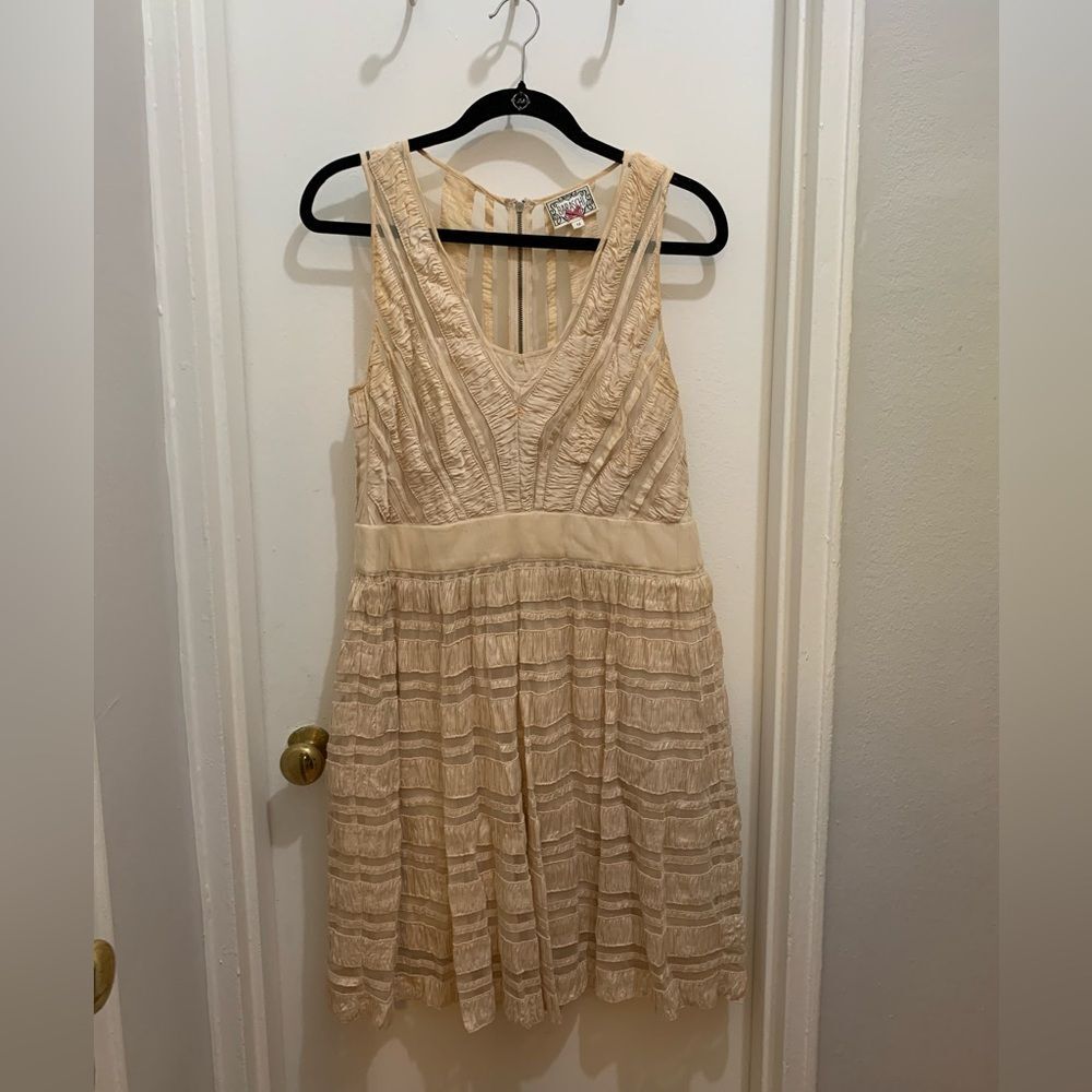 Baraschi Midi V-neck Sleeveless Dress Cream Size 12